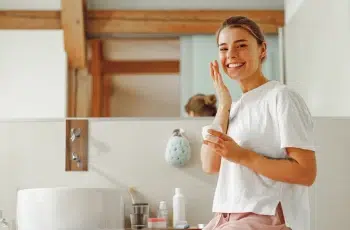 Understanding Acne – Causes, Symptoms And Treatments