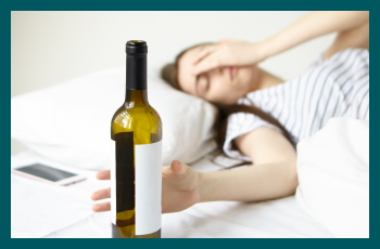 What are the symptoms of an alcohol allergy?