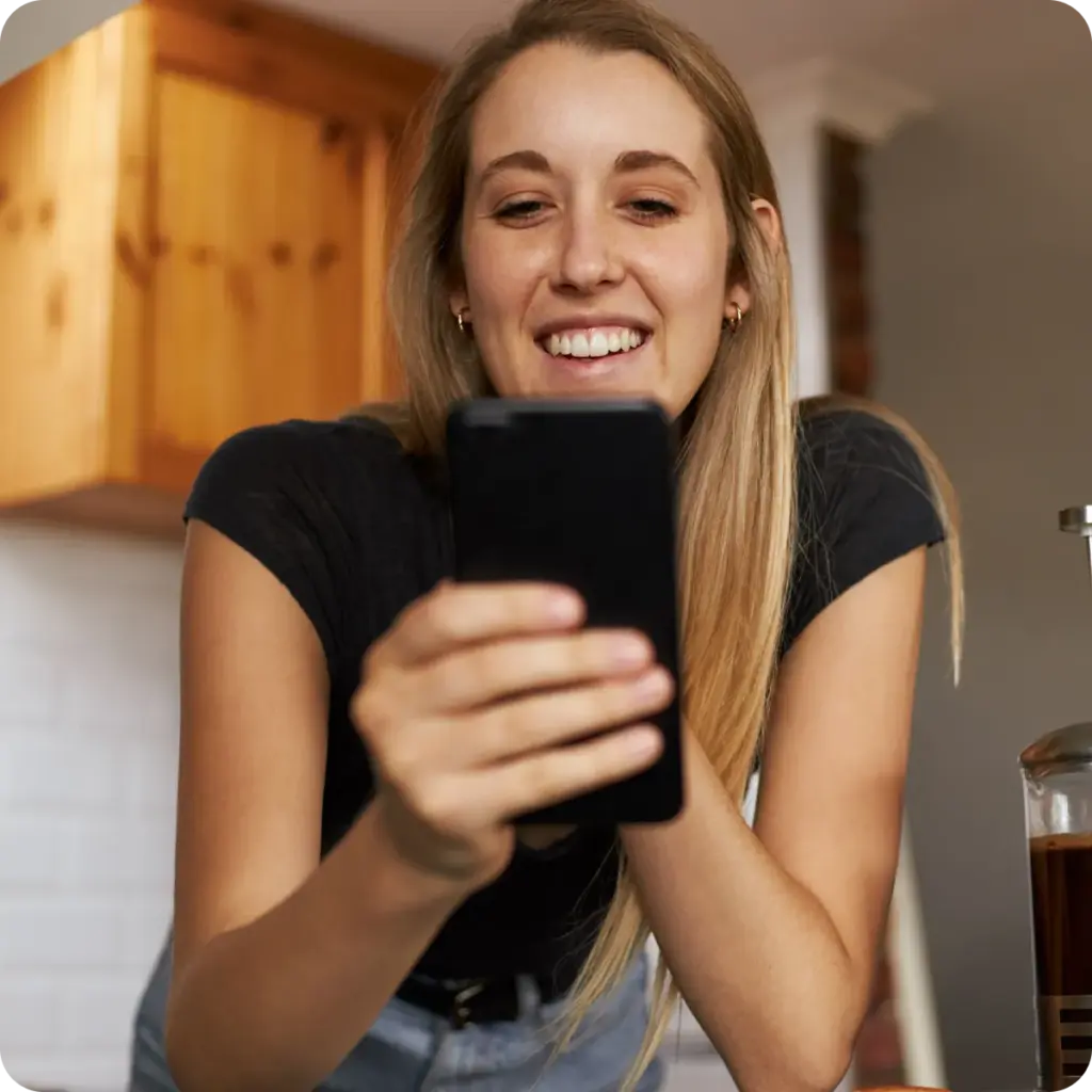 woman-get-hola-bulk-billed-receipt-on-phone