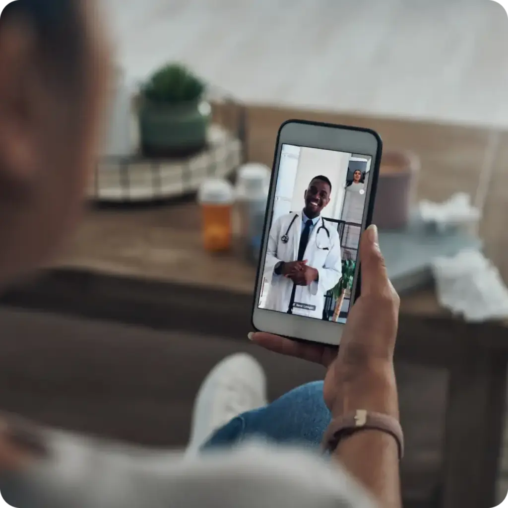 Woman-on-phone-consult-doctor-hola